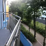 305 Metrow Do Morza Apartmán *