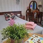 305 Metrow Do Morza Apartmán *