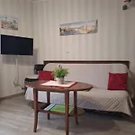 305 Metrow Do Morza Apartmán *